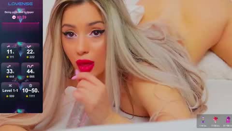 Snapshot of taahiraarabian chatting on 02-14-25, 04:41 Arianna online show from 02-14-25, 04:41