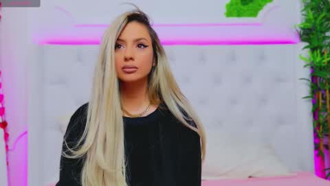 Snapshot of taahiraarabian chatting on 02-27-25, 07:37 Arianna online show from 02-27-25, 07:37