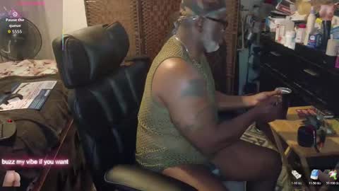 Snapshot of tadaha72 chatting on 11-11-25, 04:51 Tadaha72 online show from 11-11-25, 04:51