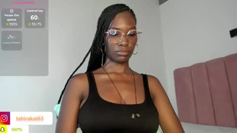 Snapshot of tahira_21 chatting on 05-08-26, 07:52 Tahira online show from 05-08-26, 07:52