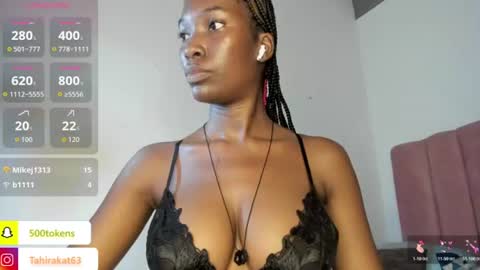 Snapshot of tahira_21 chatting on 06-11-26, 08:18 Tahira online show from 06-11-26, 08:18