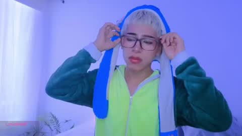 taichi online show from 09-21-25, 05:25