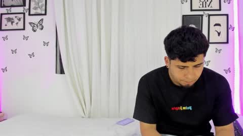 Snapshot of tainy_n_harley chatting on 12-18-24, 04:53 Liam and Juli online show from 12-18-24, 04:53