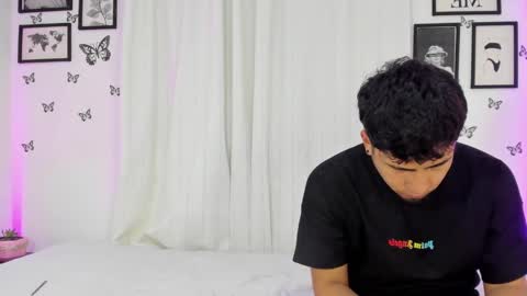 Snapshot of tainy_n_harley chatting on 12-18-24, 07:58 Liam and Juli online show from 12-18-24, 07:58