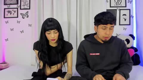 Snapshot of tainy_n_harley chatting on 12-22-24, 04:50 Liam and Juli online show from 12-22-24, 04:50