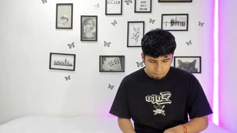 Snapshot of tainy_n_harley chatting on 01-06-25, 04:47 Liam and Juli online show from 01-06-25, 04:47