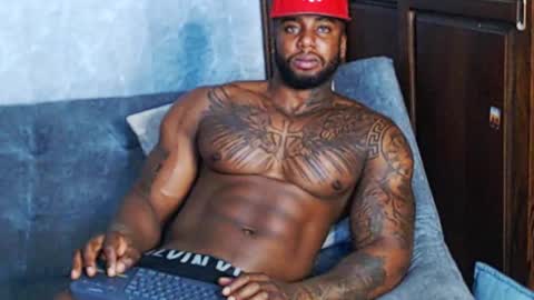 Tairon Tucke online show from 12-24-24, 04:22