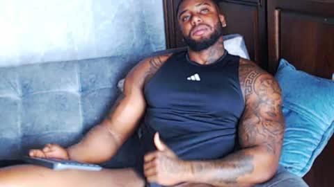 Tairon Tucke online show from 12-24-24, 01:06