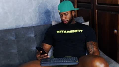 Tairon Tucke online show from 01-09-25, 04:30