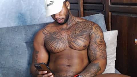 Tairon Tucke online show from 01-22-25, 04:34