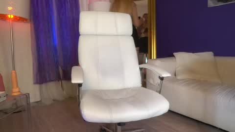 Margo online show from 02-24-25, 04:47