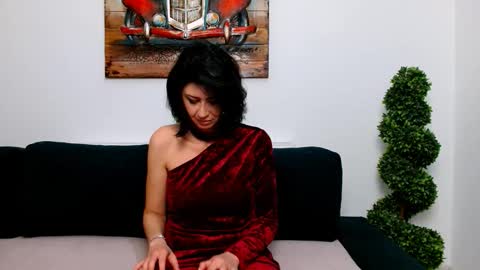 Taissa1 online show from 11-17-25, 07:52