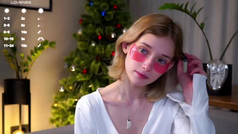 Mia online show from 01-19-25, 01:32