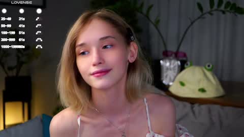 Mia online show from 01-21-25, 09:13