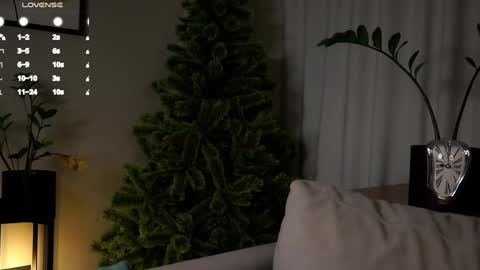 Mia online show from 01-29-25, 12:12