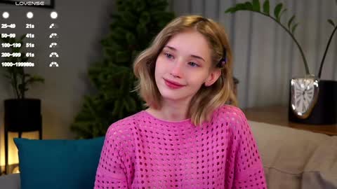 Mia online show from 02-01-25, 12:07