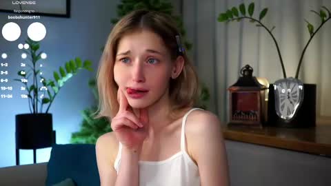 Mia online show from 02-25-25, 12:58