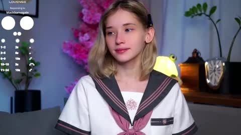 Mia online show from 03-04-25, 02:27