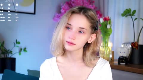 Mia online show from 03-09-25, 06:06