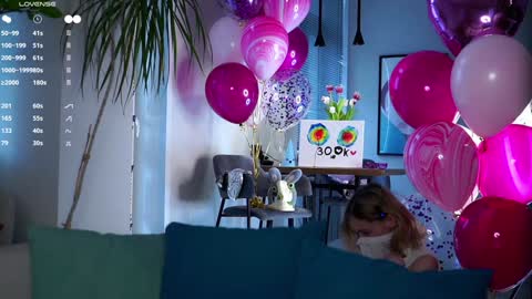 Mia online show from 03-12-25, 05:02