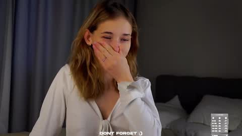 Mia online show from 09-16-25, 01:39