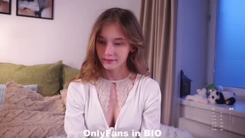 Mia online show from 11-28-25, 02:14