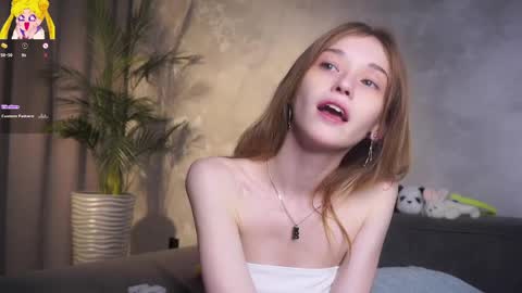 Mia online show from 04-04-26, 01:15