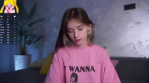 Mia online show from 04-13-26, 01:44