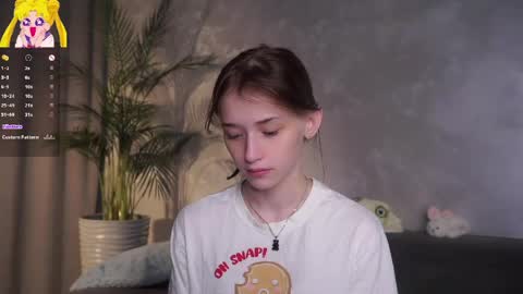 Mia online show from 04-25-26, 04:15