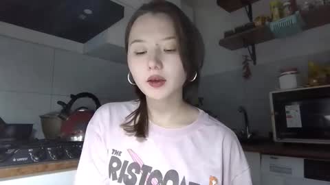 Snapshot of tajuanadelfelder chatting on 11-20-25, 02:50 Lily online show from 11-20-25, 02:50