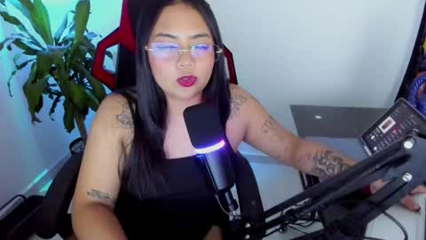 Snapshot of takaragr chatting on 10-27-25, 10:47 kalagr online show from 10-27-25, 10:47