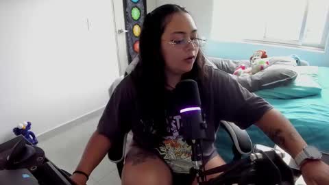 Snapshot of takaragr chatting on 11-13-25, 08:30 kalagr online show from 11-13-25, 08:30