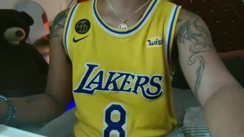 Snapshot of take_me_outt chatting on 11-11-25, 11:10 KIM online show from 11-11-25, 11:10