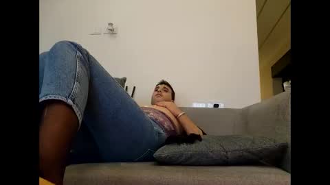 Snapshot of talacros chatting on 02-18-25, 02:05 Tala online show from 02-18-25, 02:05