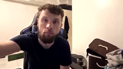 Snapshot of talenjames chatting on 12-05-25, 01:47 Talen James online show from 12-05-25, 01:47