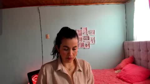 Snapshot of talia_mystic chatting on 06-09-26, 12:39 Talia mia online show from 06-09-26, 12:39