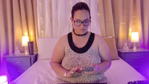 Snapshot of talianavega chatting on 06-11-26, 12:32 tali online show from 06-11-26, 12:32