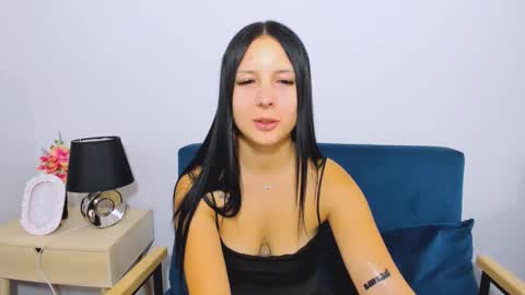 Snapshot of taliasensitive chatting on 10-21-25, 08:37 taliasensitive online show from 10-21-25, 08:37