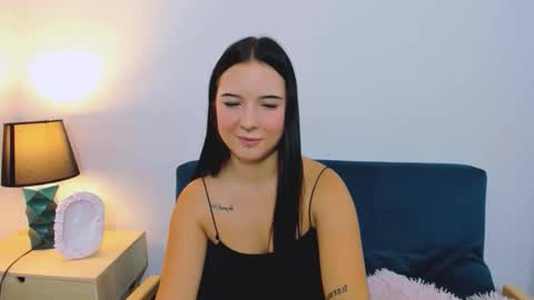 Snapshot of taliasensitive chatting on 11-03-25, 06:53 taliasensitive online show from 11-03-25, 06:53