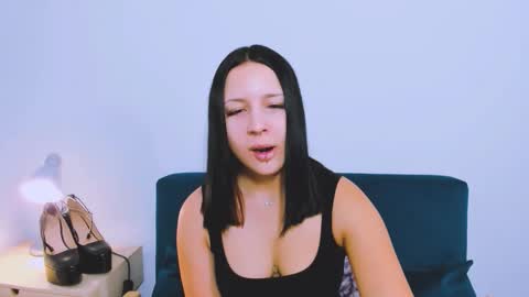 Snapshot of taliasensitive chatting on 12-21-25, 10:22 taliasensitive online show from 12-21-25, 10:22