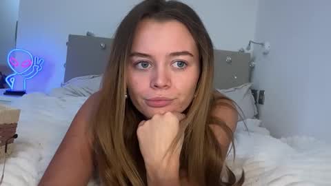 Talia online show from 09-27-25, 03:17