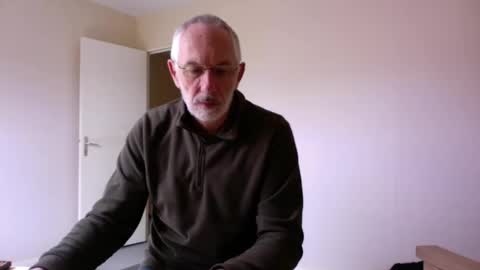 Snapshot of taliesin4321 chatting on 06-11-26, 12:25 Jack Pierrot online show from 06-11-26, 12:25