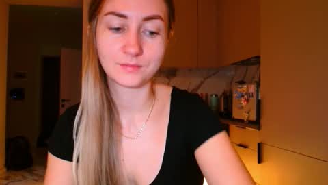  Kira  online show from 11-25-25, 08:58