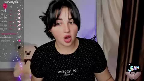 Snapshot of talla_la chatting on 09-26-25, 09:46 Talla online show from 09-26-25, 09:46