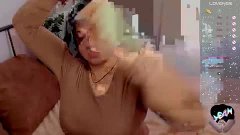 Snapshot of talla_la chatting on 11-25-25, 09:09 Talla online show from 11-25-25, 09:09