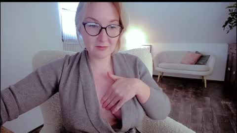 tallinnlove online show from 04-30-26, 12:00