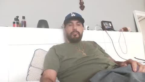 Snapshot of talllatino310 chatting on 02-24-25, 10:03 talllatino310 online show from 02-24-25, 10:03