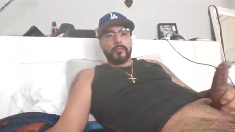 Snapshot of talllatino310 chatting on 09-10-25, 08:53 talllatino310 online show from 09-10-25, 08:53