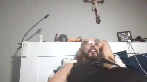 Snapshot of talllatino310 chatting on 10-24-25, 05:04 talllatino310 online show from 10-24-25, 05:04