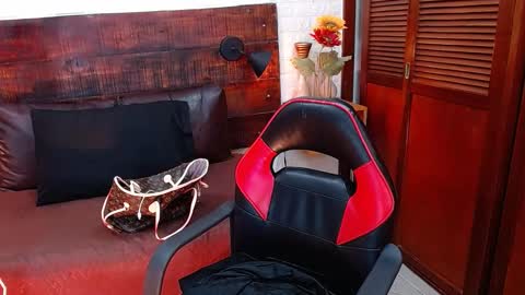 Snapshot of tamara_sanz1 chatting on 12-31-24, 05:29    online show from 12-31-24, 05:29